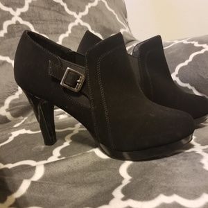 Fioni heeled booties size 11 faux suede